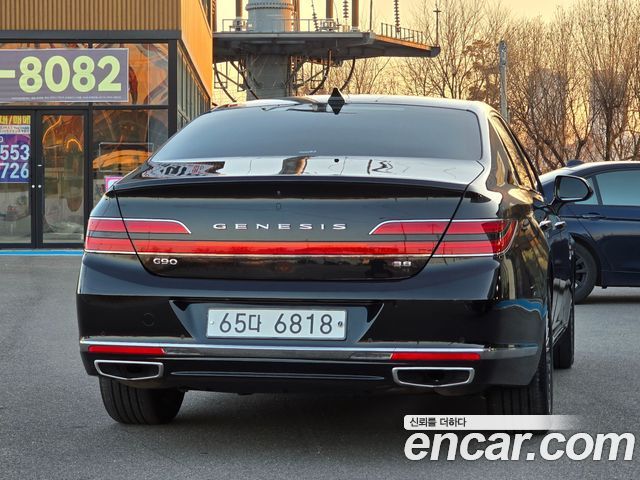 Genesis G90 2019 thumb 2