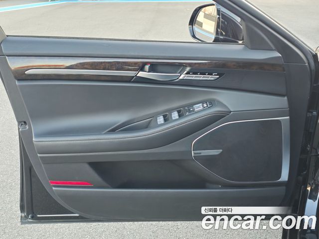 Genesis G90 2019 thumb 10