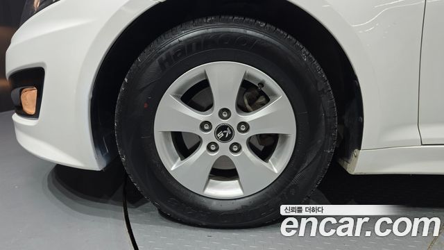 Kia K5 2011 thumb 6