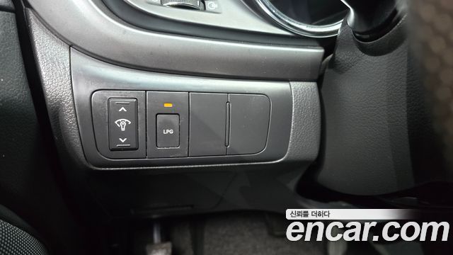 Kia K5 2011 thumb 12
