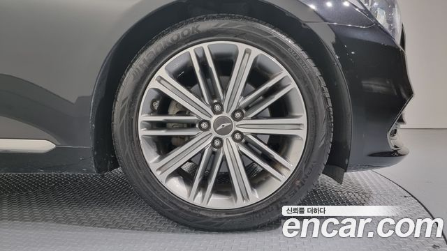 Genesis G80 2019 thumb 6