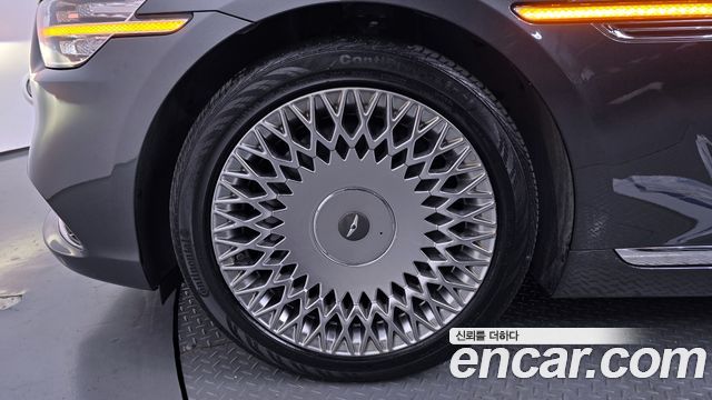 Genesis G90 2019 thumb 6