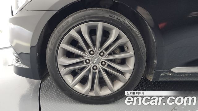 Hyundai Genesis 2016 thumb 6