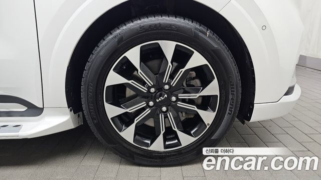Kia Carnival 2021 thumb 5