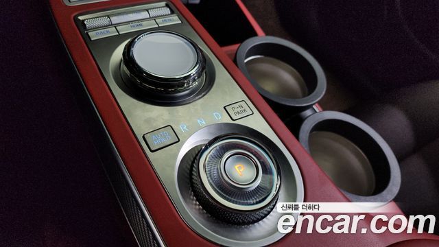 Genesis GV70 2022 thumb 9