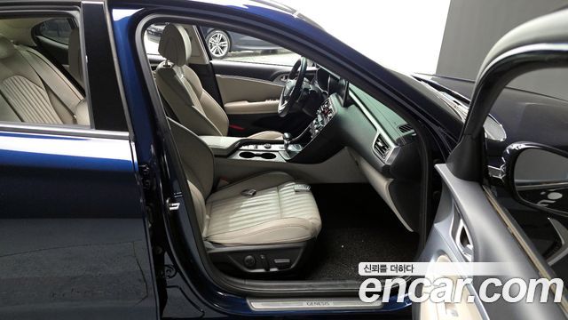 Genesis G70 2019 thumb 10