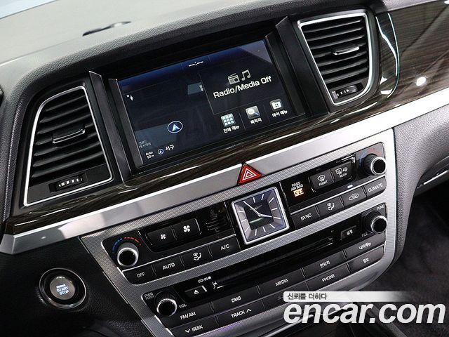 Genesis G80 2016 thumb 7