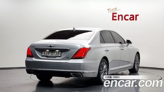 Genesis G90 2016 thumb 3