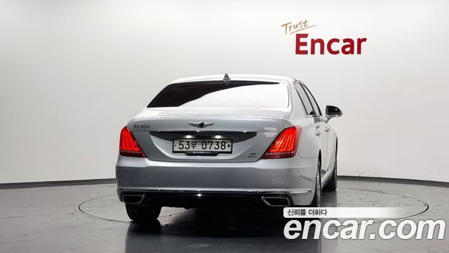 Genesis G90 2016 thumb 5