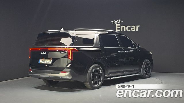 Kia Carnival 2023 thumb 3