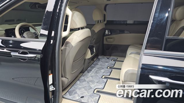 Kia Carnival 2023 thumb 12