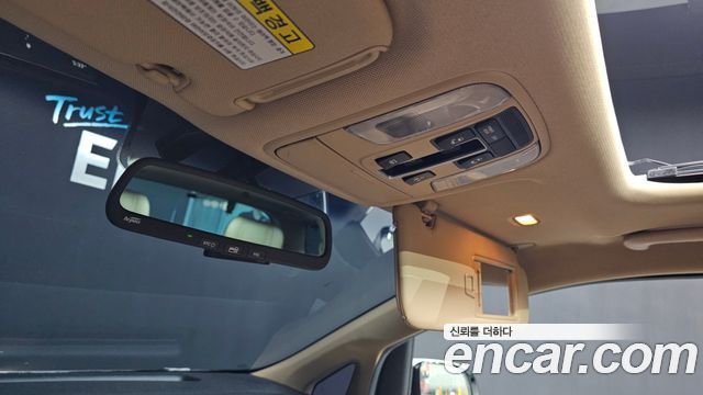 Kia Carnival 2017 thumb 11