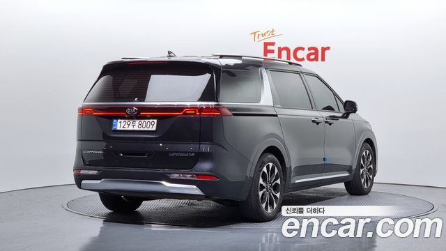 Kia Carnival 2021 thumb 3
