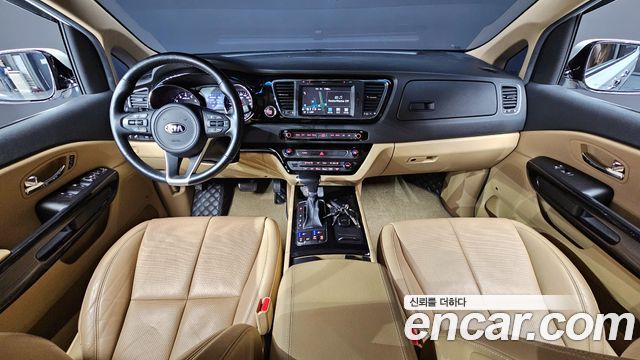Kia Carnival 2018 thumb 8