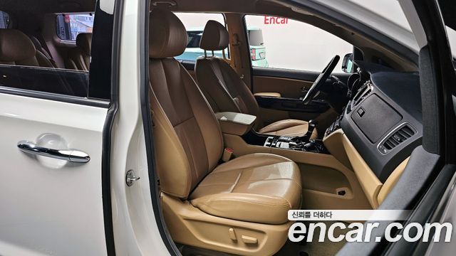 Kia Carnival 2018 thumb 10