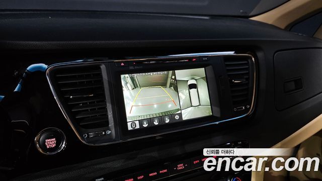 Kia Carnival 2018 thumb 11