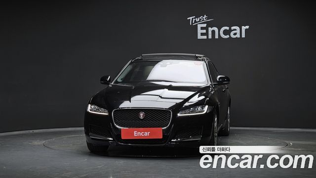 Jaguar XF 2019 thumb 4
