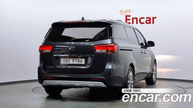 Kia Carnival 2015 thumb 4