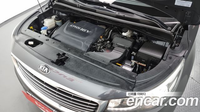 Kia Carnival 2015 thumb 6