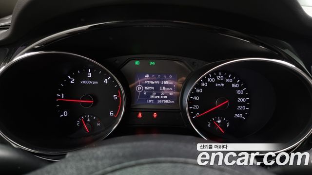 Kia Carnival 2015 thumb 8