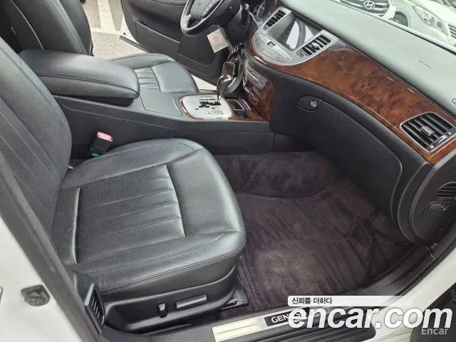 Hyundai Genesis 2010 thumb 9
