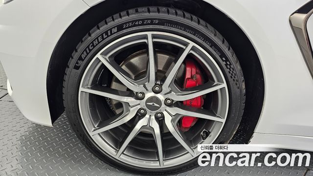 Genesis G70 2018 thumb 6