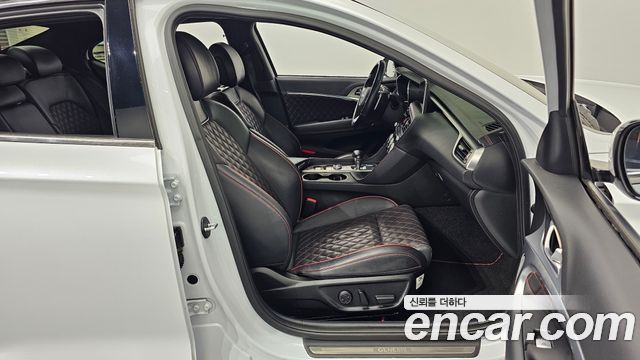 Genesis G70 2018 thumb 10