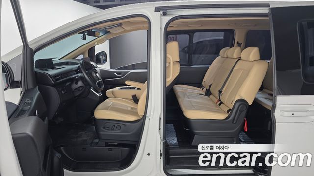 Hyundai Staria 2023 thumb 11