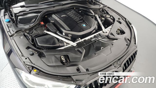 BMW 8 серии 2022 thumb 7