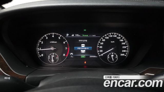 Genesis G90 2017 thumb 8