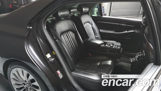 Genesis G90 2017 thumb 12