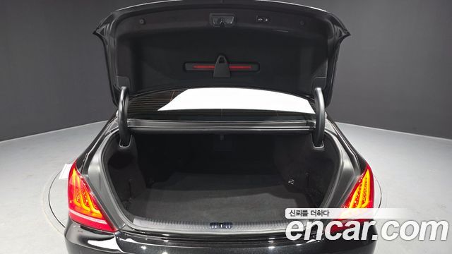 Genesis G90 2017 thumb 11