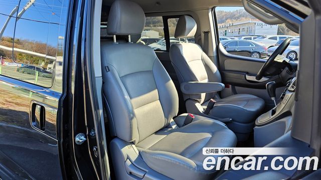 Hyundai Starex 2019 thumb 10