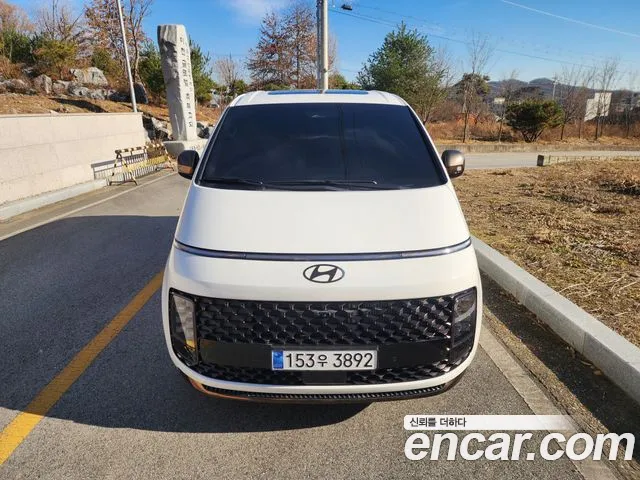 Hyundai Staria 2025 thumb 3