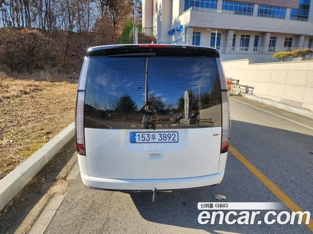 Hyundai Staria 2025 thumb 6