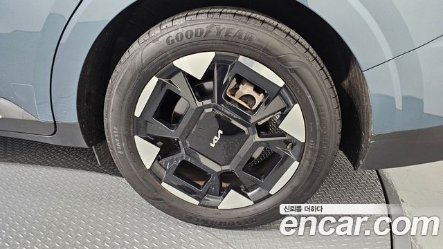 Kia Carnival 2024 thumb 6