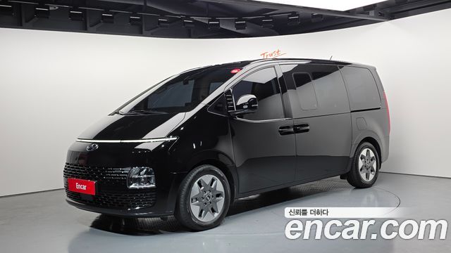 Hyundai Staria 2024 thumb 2