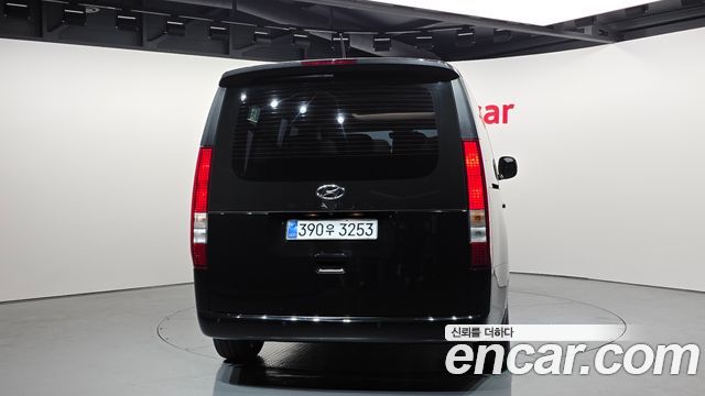 Hyundai Staria 2024 thumb 4