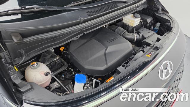 Hyundai Staria 2024 thumb 6