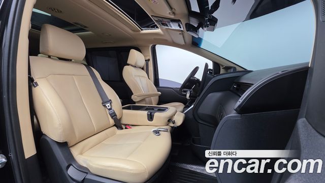 Hyundai Staria 2024 thumb 10