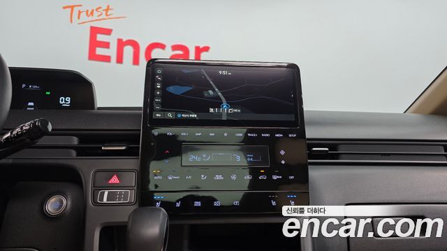 Hyundai Staria 2024 thumb 12