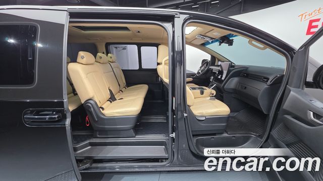 Hyundai Staria 2024 thumb 11