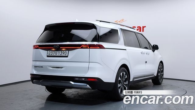 Kia Carnival 2021 thumb 3