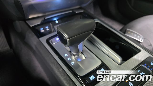Genesis G80 2017 thumb 10