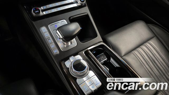 Genesis G90 2019 thumb 10