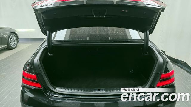 Genesis G90 2019 thumb 12