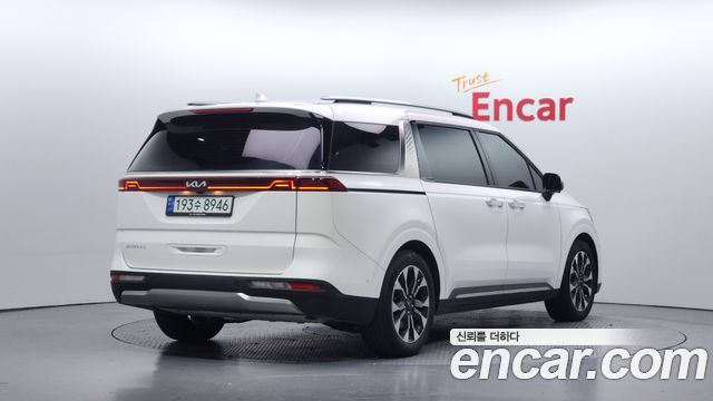 Kia Carnival 2023 thumb 3