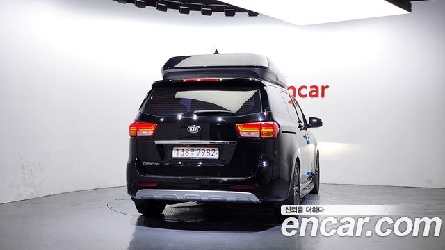Kia Carnival 2015 thumb 4