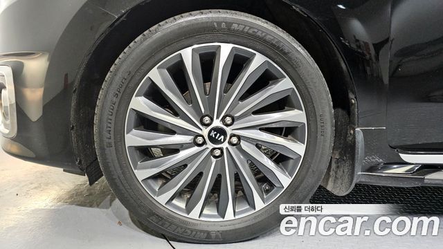 Kia Carnival 2015 thumb 5