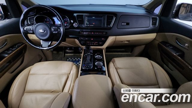 Kia Carnival 2015 thumb 7